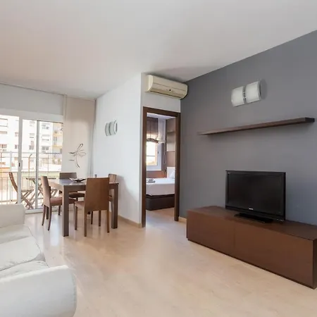 Sunny Beachside Haven 2 Bd In The Marina District Barcelona