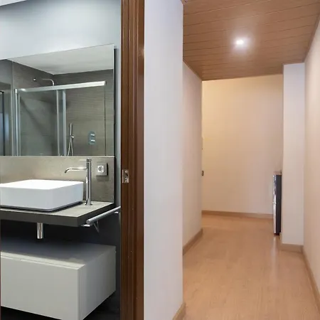 Sunny Beachside Haven 2 Bd In The Marina District Apartment Barcelona